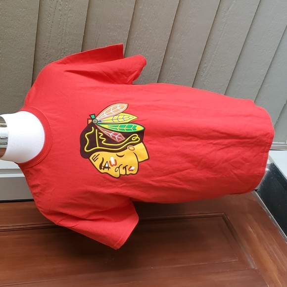 CHICAGO BLACKHAWKS MEN'S XL T-SHIRT HOCKEY RED TEE SHIRT - Picture 1 of 4